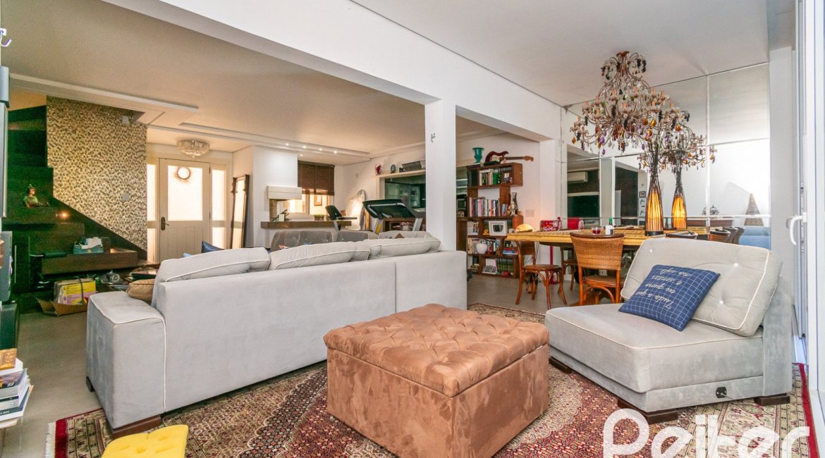 Casa em Condomínio à venda com 327m², 3 dormitórios, 3 suítes, 3 vagas, no bairro Tristeza em PORTO ALEGRE