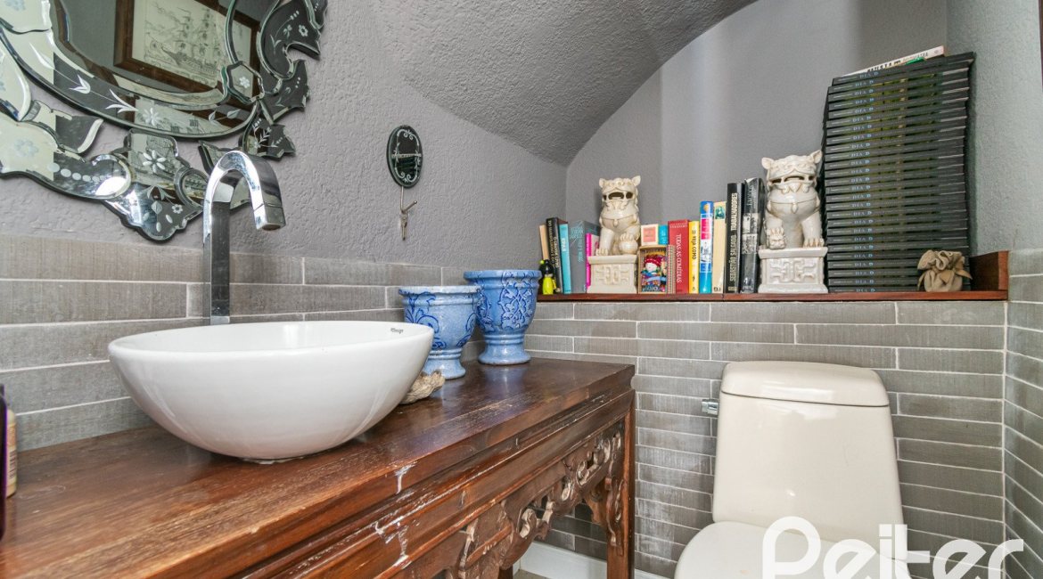 Casa em Condomínio à venda com 327m², 3 dormitórios, 3 suítes, 3 vagas, no bairro Tristeza em PORTO ALEGRE