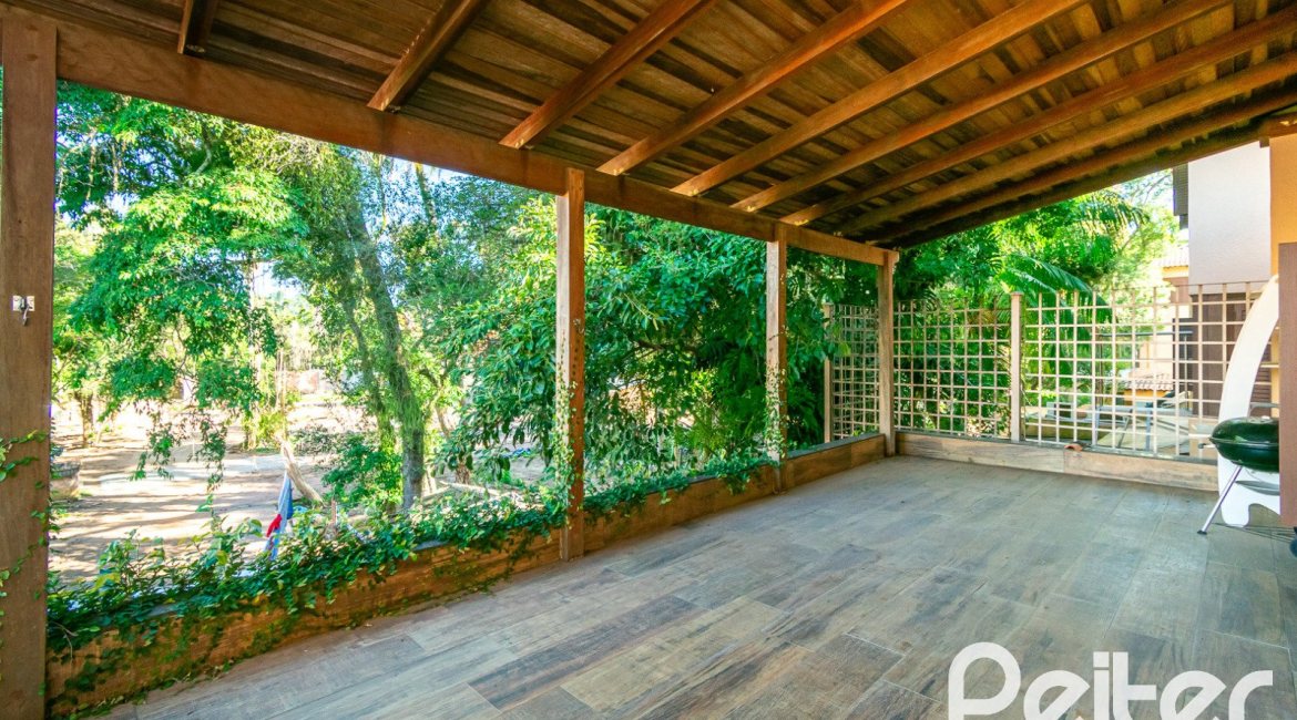 Casa em Condomínio à venda com 327m², 3 dormitórios, 3 suítes, 3 vagas, no bairro Tristeza em PORTO ALEGRE