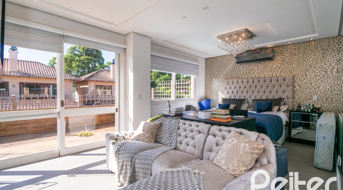 Casa em Condomínio à venda com 327m², 3 dormitórios, 3 suítes, 3 vagas, no bairro Tristeza em PORTO ALEGRE