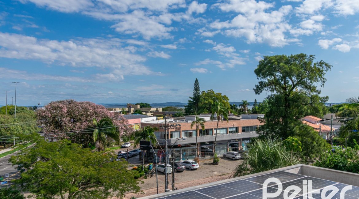 Cobertura à venda com 180m², 2 dormitórios, 1 suíte, 2 vagas, no bairro Vila Assunção em Porto Alegre