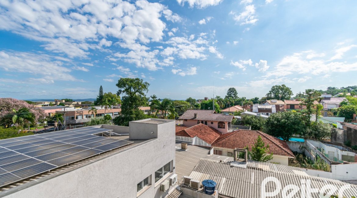 Cobertura à venda com 180m², 2 dormitórios, 1 suíte, 2 vagas, no bairro Vila Assunção em Porto Alegre