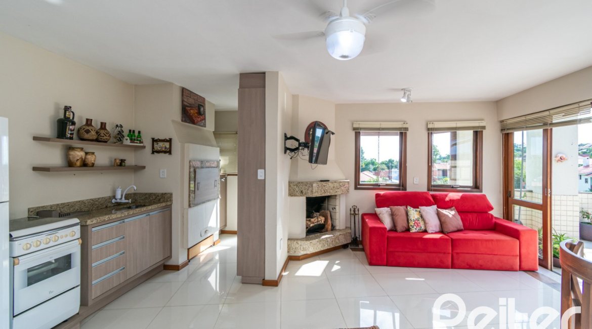 Cobertura à venda com 180m², 2 dormitórios, 1 suíte, 2 vagas, no bairro Vila Assunção em Porto Alegre