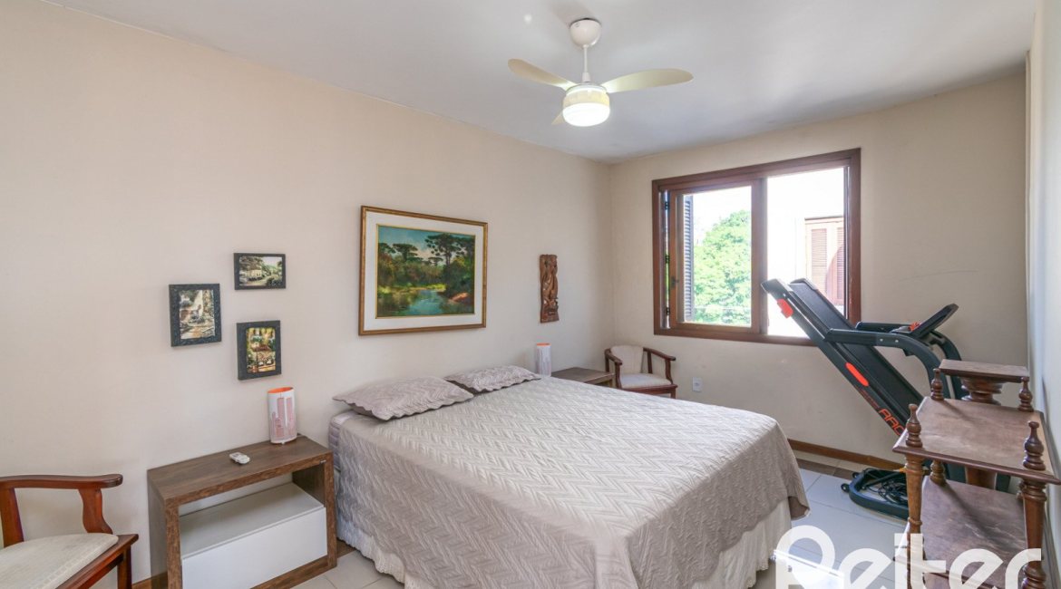 Cobertura à venda com 180m², 2 dormitórios, 1 suíte, 2 vagas, no bairro Vila Assunção em Porto Alegre
