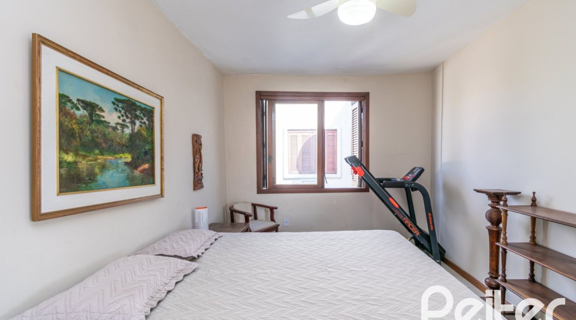 Cobertura à venda com 180m², 2 dormitórios, 1 suíte, 2 vagas, no bairro Vila Assunção em Porto Alegre