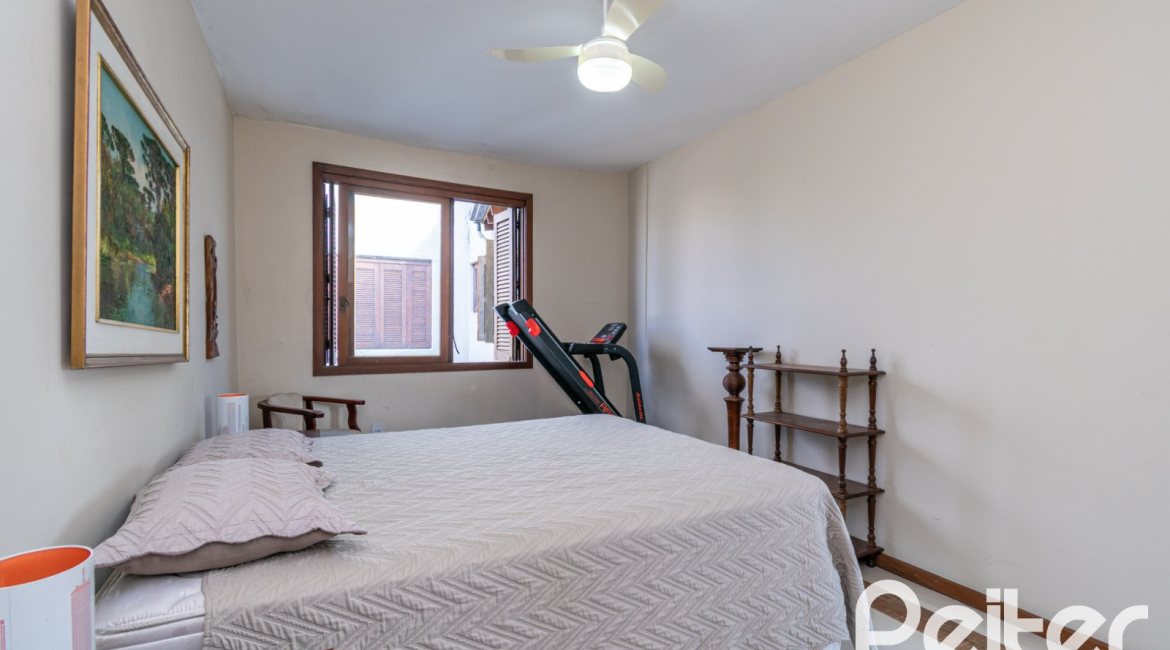 Cobertura à venda com 180m², 2 dormitórios, 1 suíte, 2 vagas, no bairro Vila Assunção em Porto Alegre