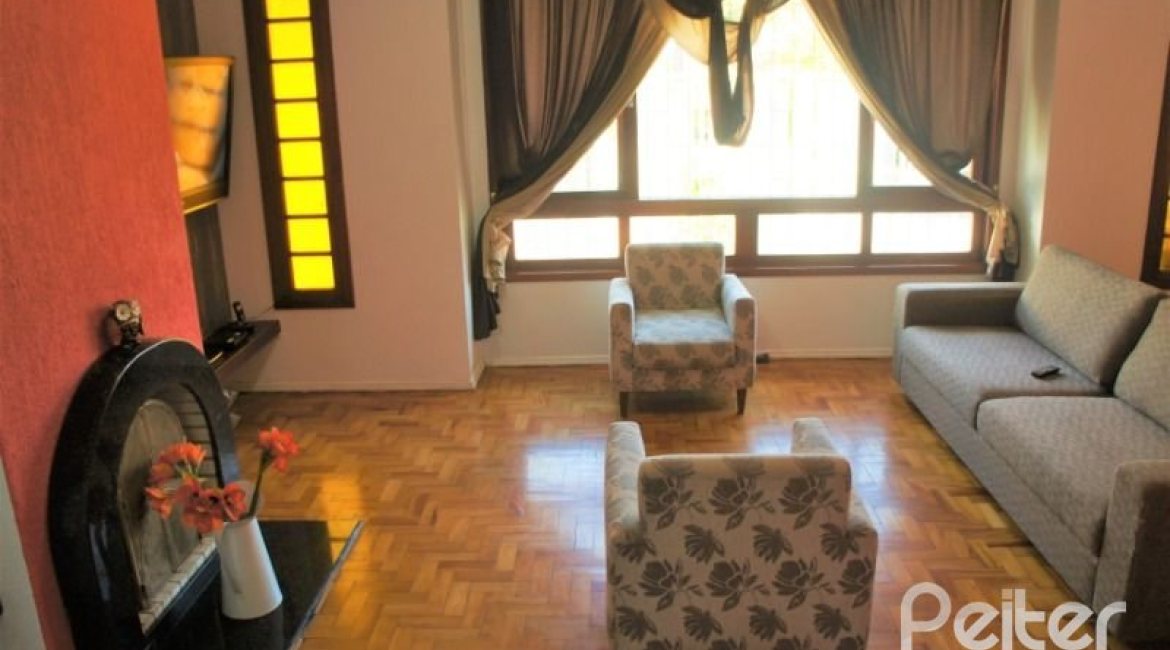 Casa à venda com 184m², 3 dormitórios, 1 suíte, 4 vagas, no bairro Ipanema / Jardim Verde em Porto Alegre