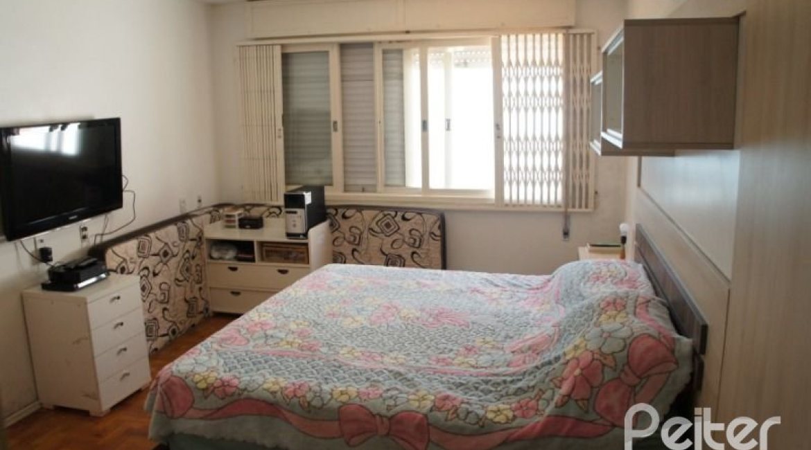 Casa à venda com 184m², 3 dormitórios, 1 suíte, 4 vagas, no bairro Ipanema / Jardim Verde em Porto Alegre