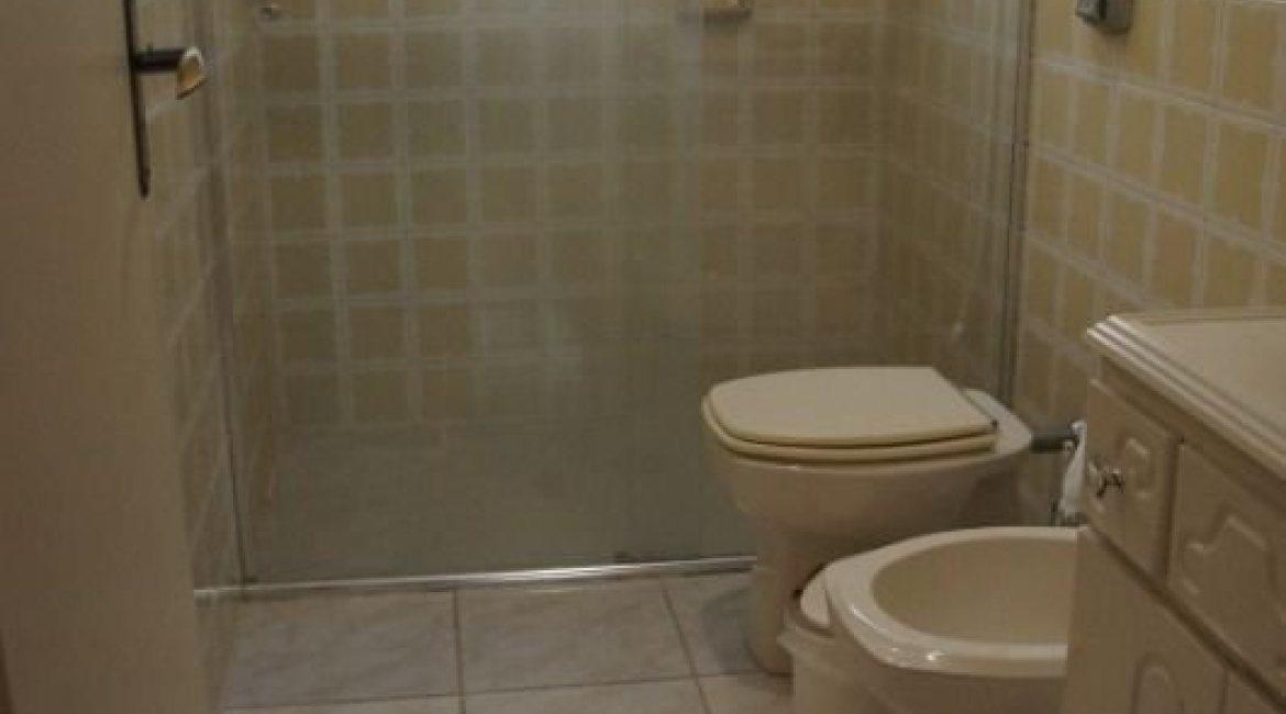 Casa à venda com 184m², 3 dormitórios, 1 suíte, 4 vagas, no bairro Ipanema / Jardim Verde em Porto Alegre