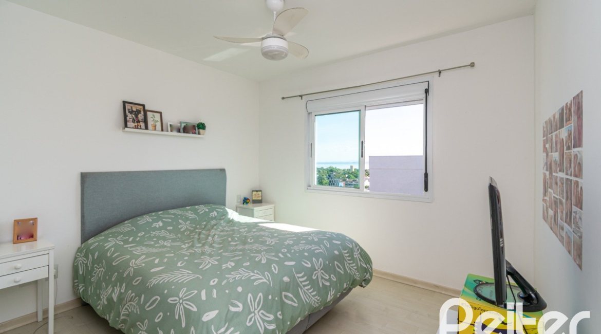 Apartamento à venda com 68m², 2 dormitórios, 1 suíte, 1 vaga, no bairro Tristeza em PORTO ALEGRE