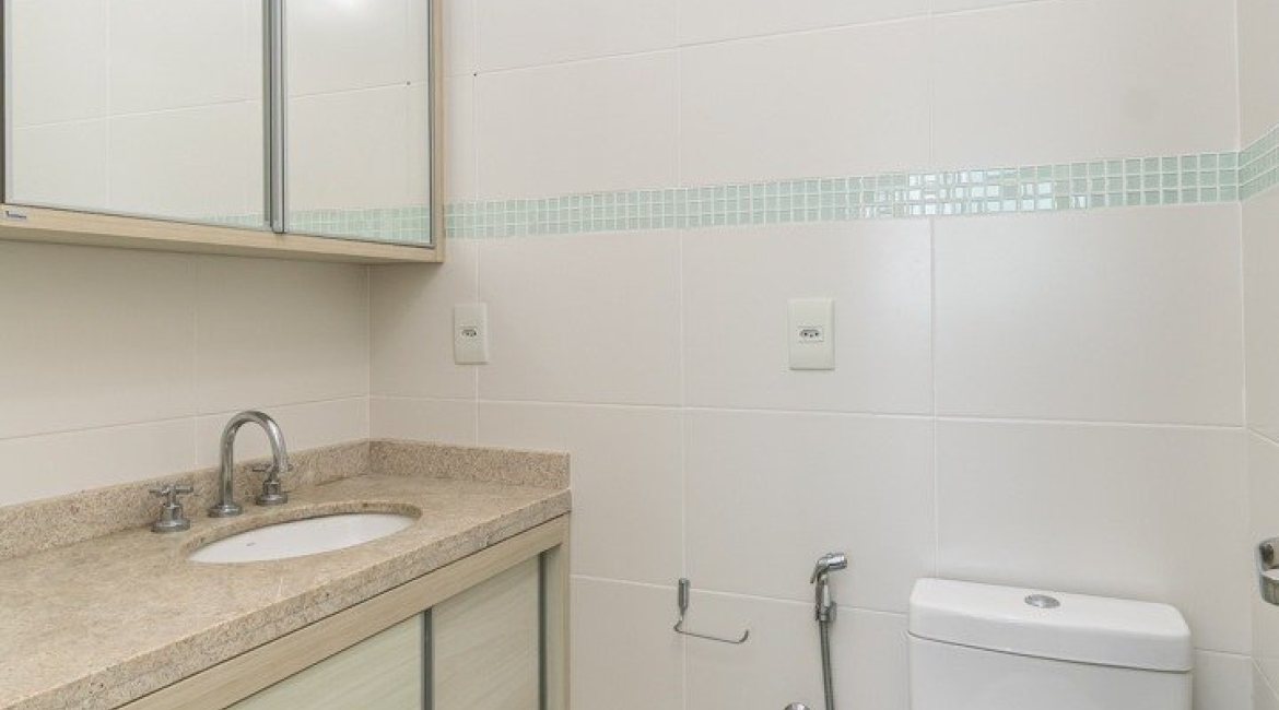 Apartamento à venda com 68m², 2 dormitórios, 1 suíte, 1 vaga, no bairro Tristeza em PORTO ALEGRE