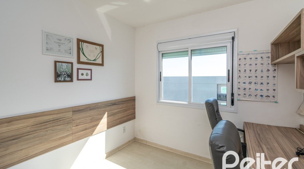 Apartamento à venda com 68m², 2 dormitórios, 1 suíte, 1 vaga, no bairro Tristeza em PORTO ALEGRE