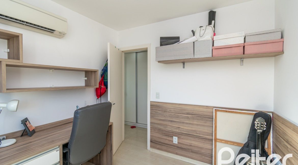 Apartamento à venda com 68m², 2 dormitórios, 1 suíte, 1 vaga, no bairro Tristeza em PORTO ALEGRE