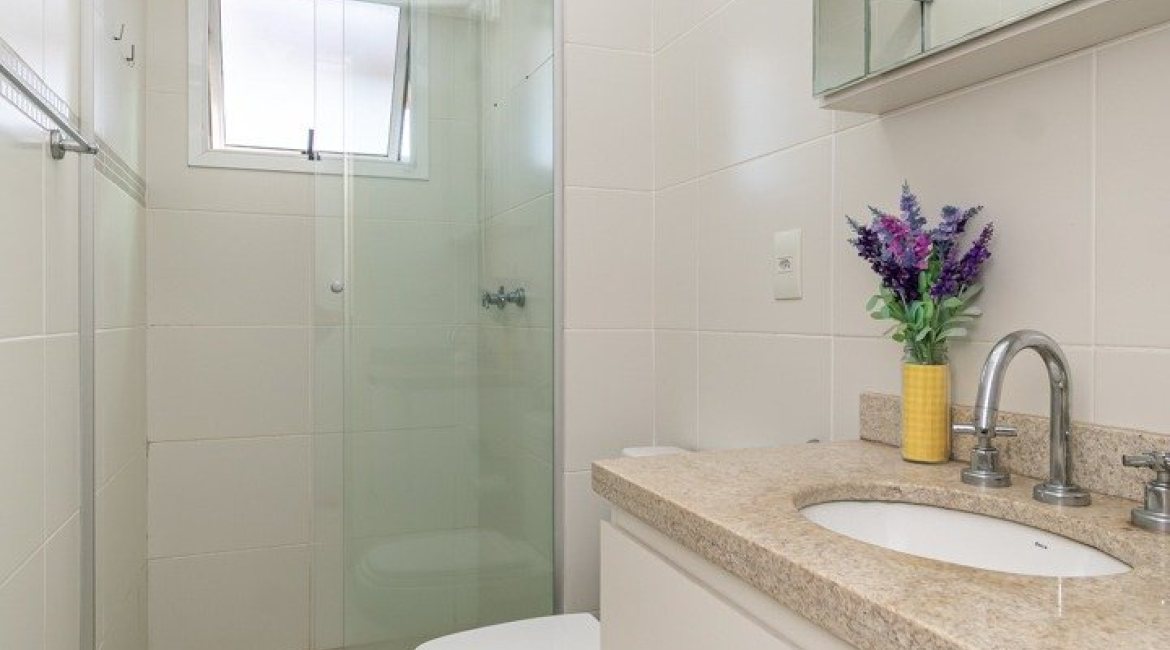 Apartamento à venda com 68m², 2 dormitórios, 1 suíte, 1 vaga, no bairro Tristeza em PORTO ALEGRE