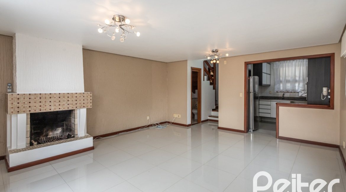 Casa em Condomínio à venda com 186m², 3 dormitórios, 1 suíte, 2 vagas, no bairro Jardim Isabel em Porto Alegre