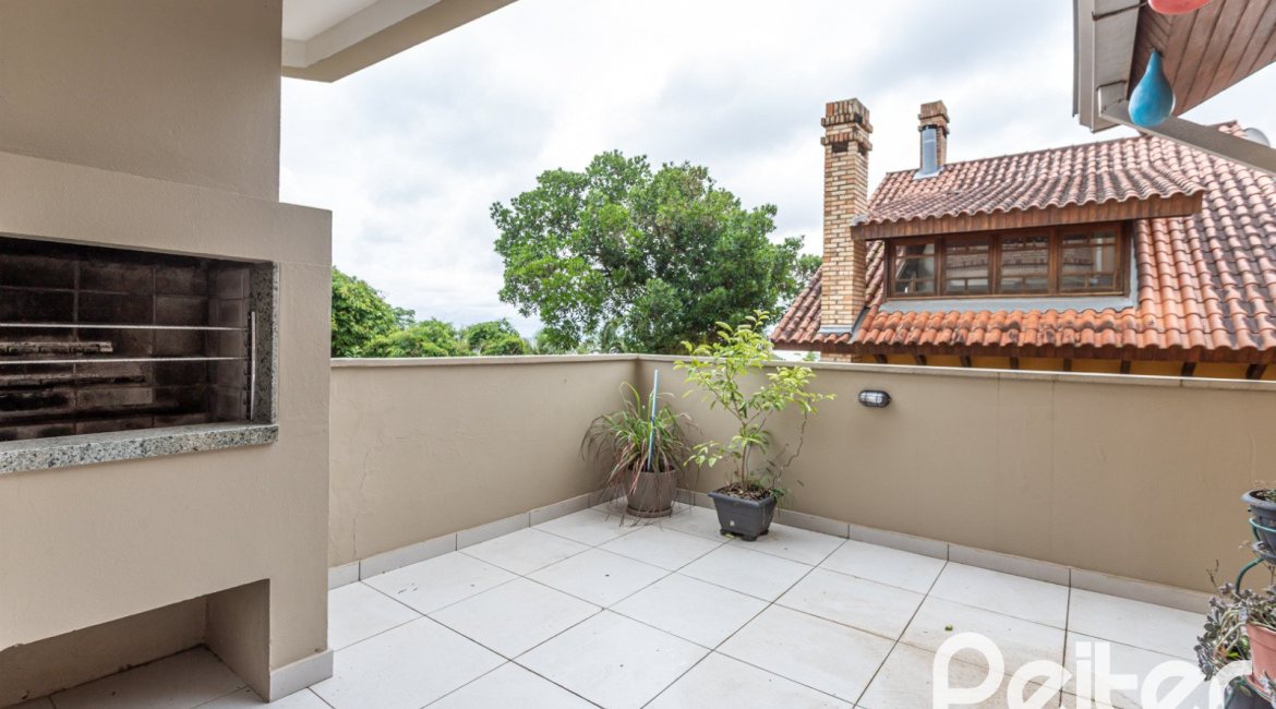 Casa em Condomínio à venda com 186m², 3 dormitórios, 1 suíte, 2 vagas, no bairro Jardim Isabel em Porto Alegre