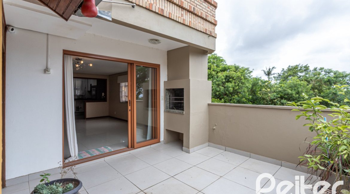 Casa em Condomínio à venda com 186m², 3 dormitórios, 1 suíte, 2 vagas, no bairro Jardim Isabel em Porto Alegre