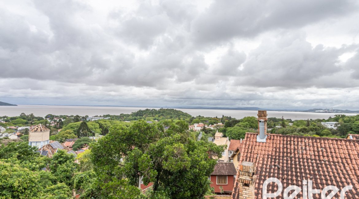 Casa em Condomínio à venda com 186m², 3 dormitórios, 1 suíte, 2 vagas, no bairro Jardim Isabel em Porto Alegre