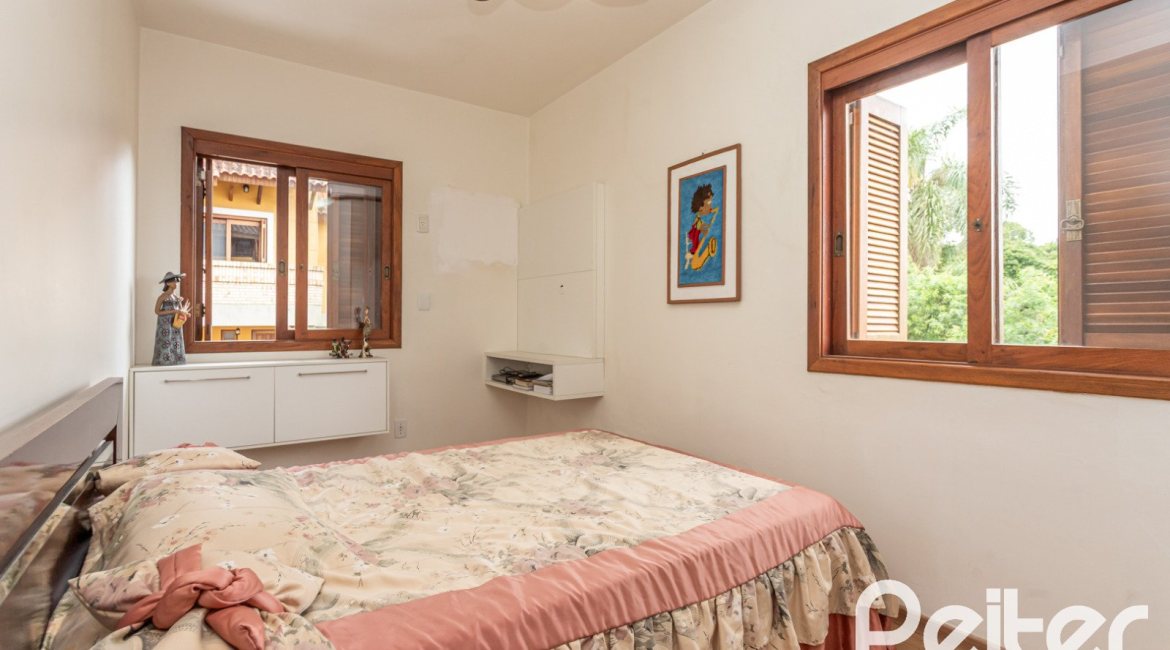 Casa em Condomínio à venda com 186m², 3 dormitórios, 1 suíte, 2 vagas, no bairro Jardim Isabel em Porto Alegre