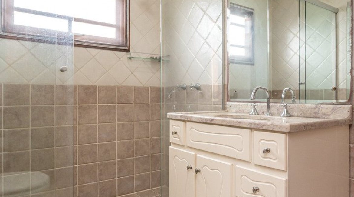 Casa em Condomínio à venda com 186m², 3 dormitórios, 1 suíte, 2 vagas, no bairro Jardim Isabel em Porto Alegre