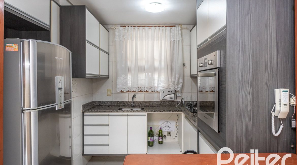 Casa em Condomínio à venda com 186m², 3 dormitórios, 1 suíte, 2 vagas, no bairro Jardim Isabel em Porto Alegre