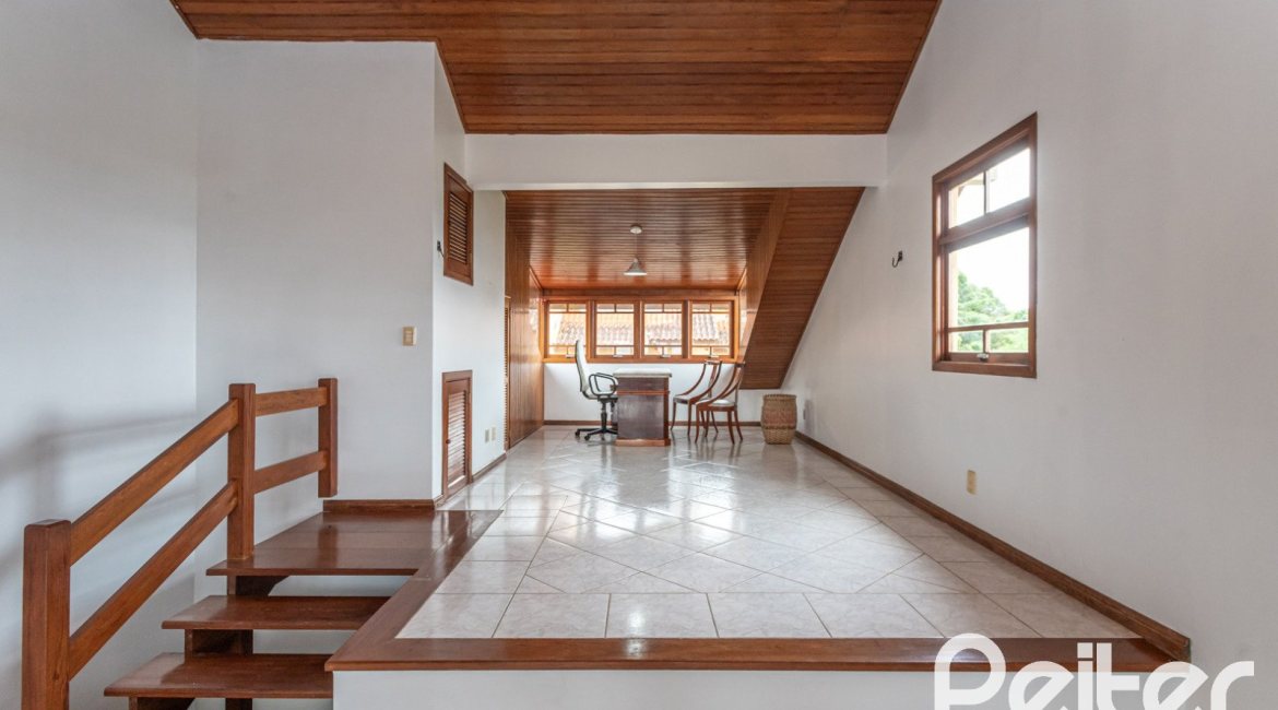 Casa em Condomínio à venda com 186m², 3 dormitórios, 1 suíte, 2 vagas, no bairro Jardim Isabel em Porto Alegre