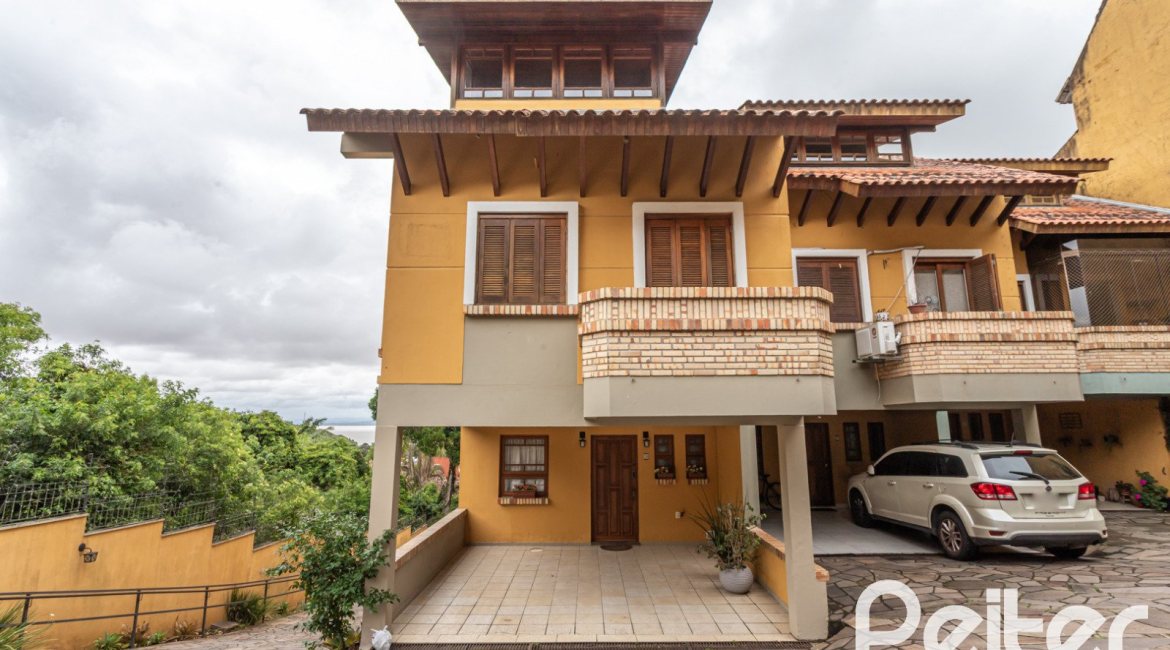 Casa em Condomínio à venda com 186m², 3 dormitórios, 1 suíte, 2 vagas, no bairro Jardim Isabel em Porto Alegre