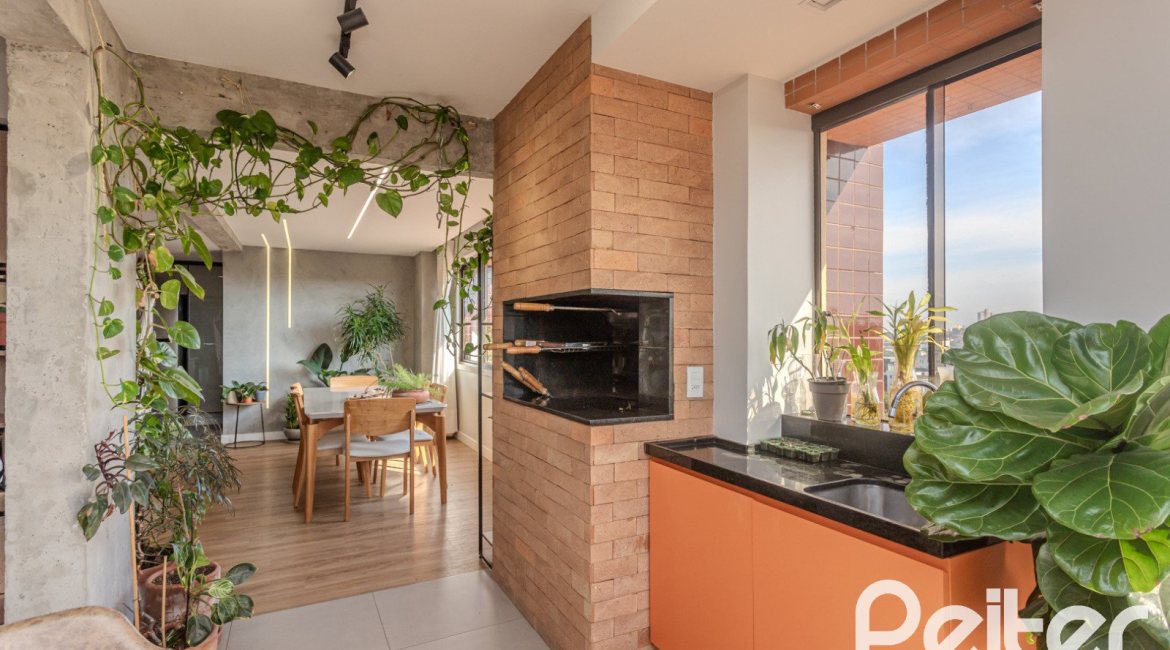 Apartamento à venda com 109m², 3 dormitórios, 1 suíte, 2 vagas, no bairro Cristal em Porto Alegre