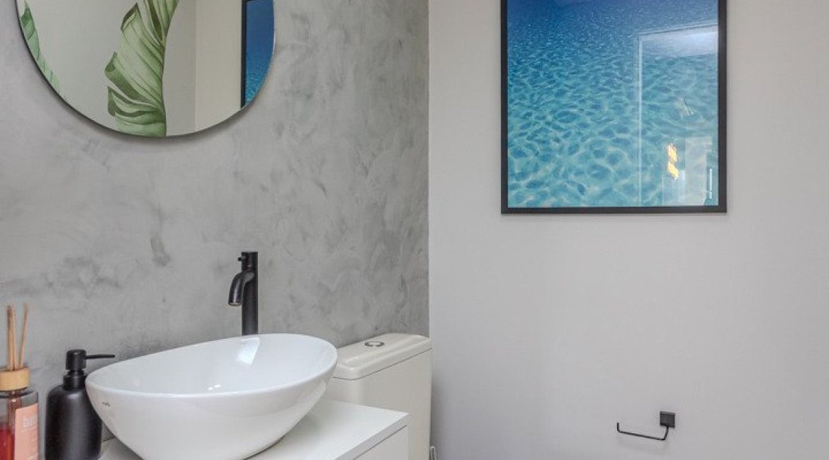 Apartamento à venda com 109m², 3 dormitórios, 1 suíte, 2 vagas, no bairro Cristal em Porto Alegre