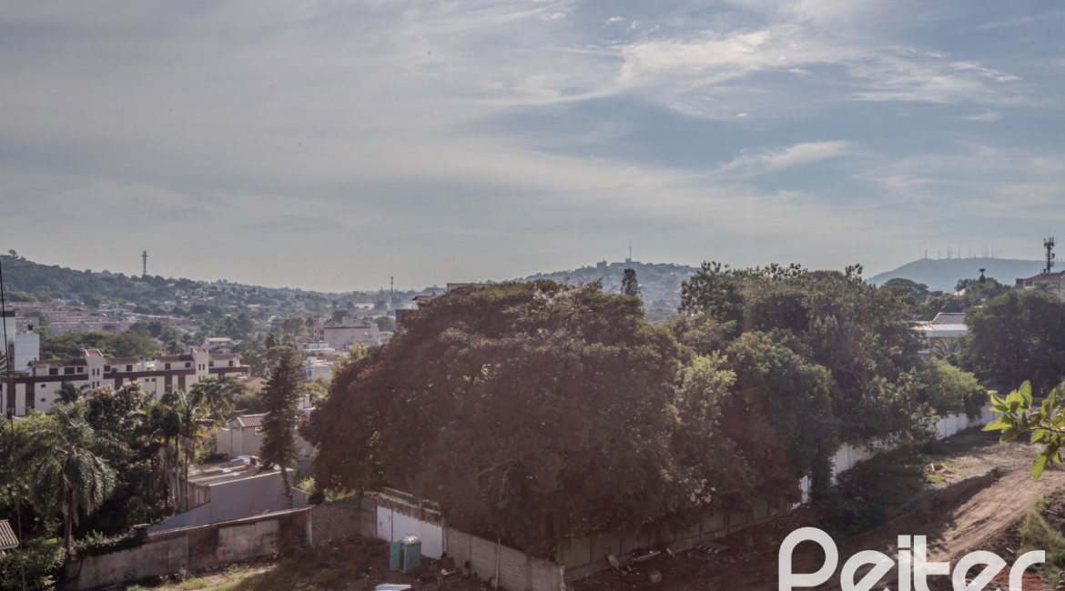 Apartamento à venda com 109m², 3 dormitórios, 1 suíte, 2 vagas, no bairro Cristal em Porto Alegre