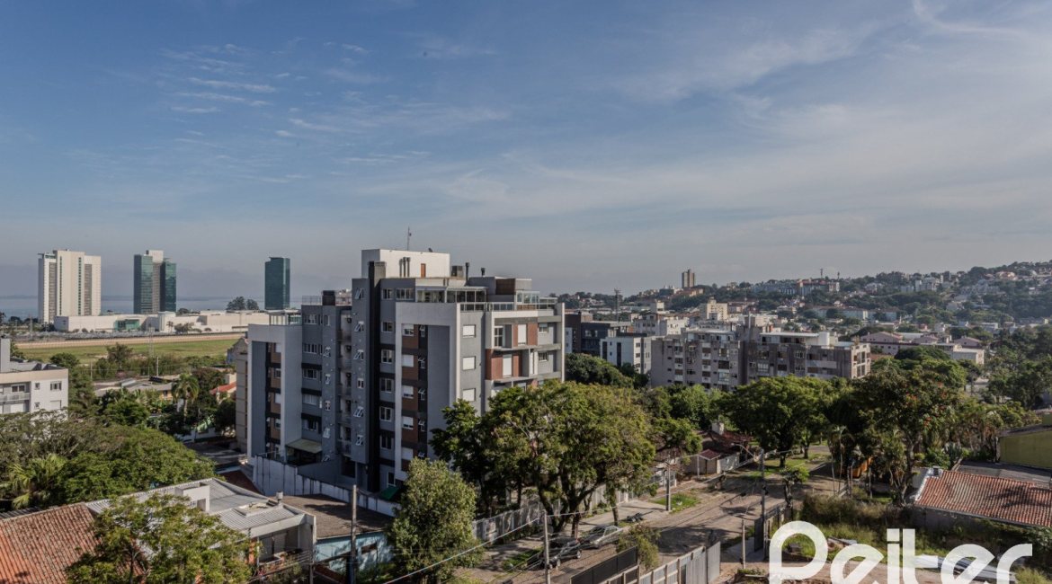 Apartamento à venda com 109m², 3 dormitórios, 1 suíte, 2 vagas, no bairro Cristal em Porto Alegre
