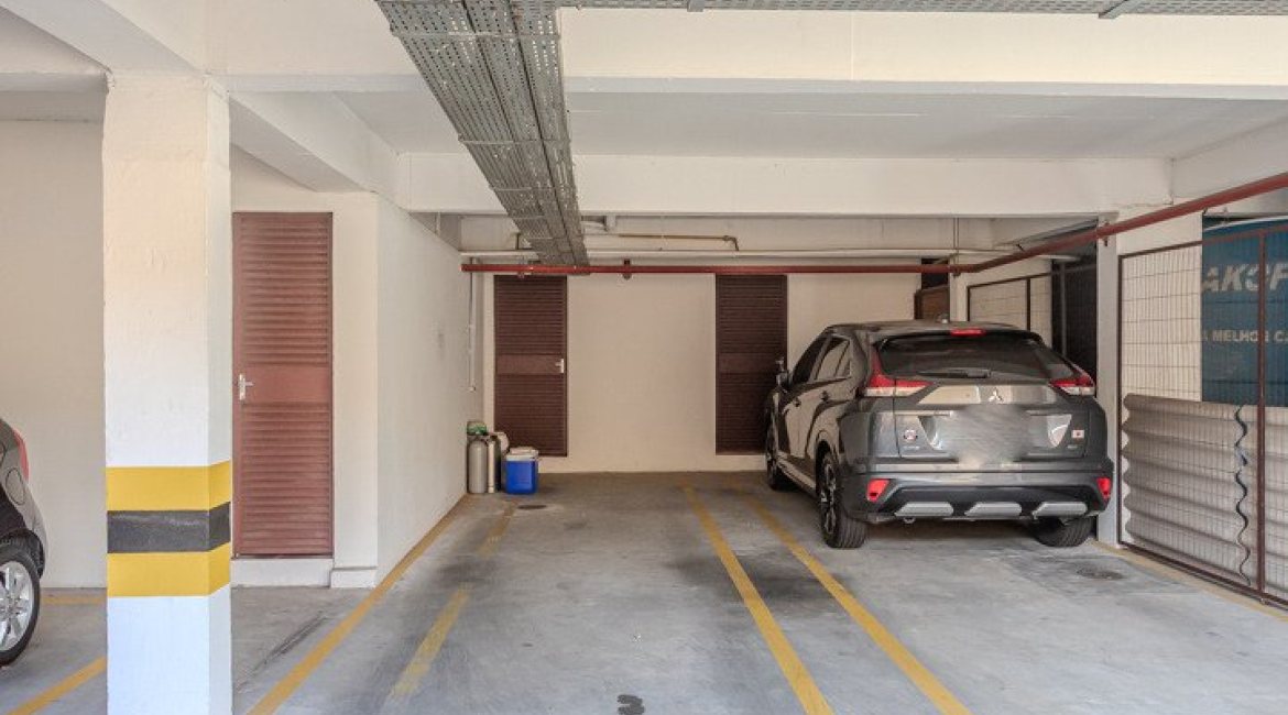 Apartamento à venda com 109m², 3 dormitórios, 1 suíte, 2 vagas, no bairro Cristal em Porto Alegre