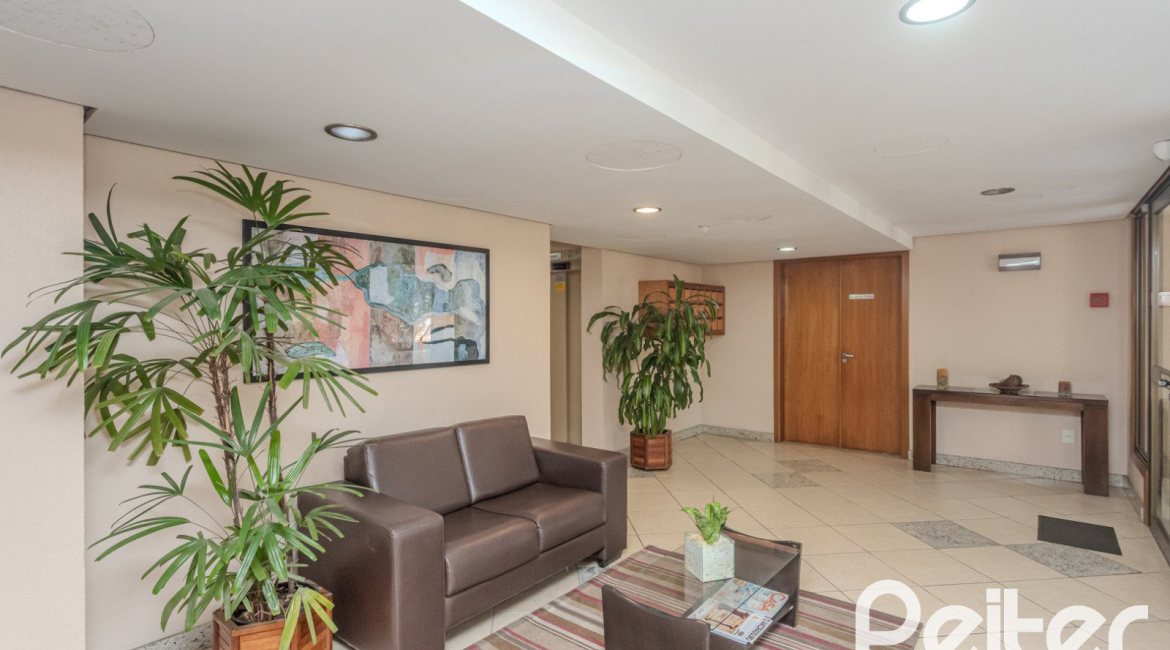 Apartamento à venda com 109m², 3 dormitórios, 1 suíte, 2 vagas, no bairro Cristal em Porto Alegre