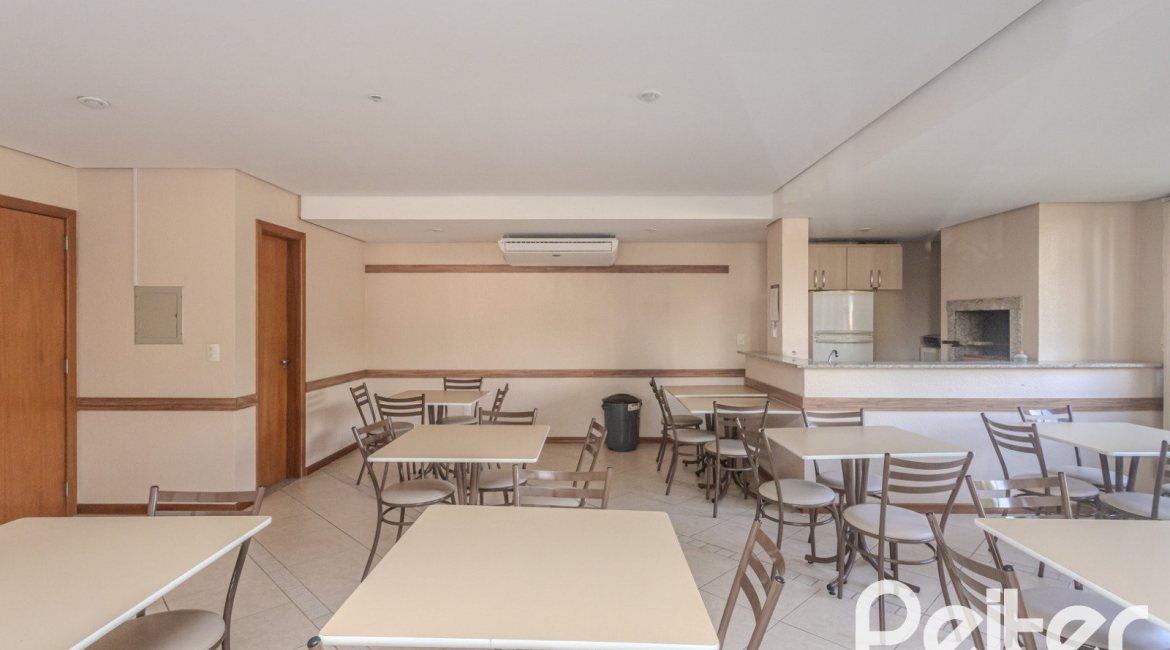 Apartamento à venda com 109m², 3 dormitórios, 1 suíte, 2 vagas, no bairro Cristal em Porto Alegre