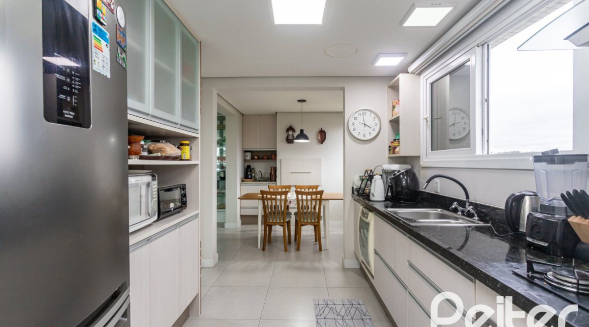 Apartamento à venda com 123m², 3 dormitórios, 3 suítes, 2 vagas, no bairro Tristeza em Porto Alegre