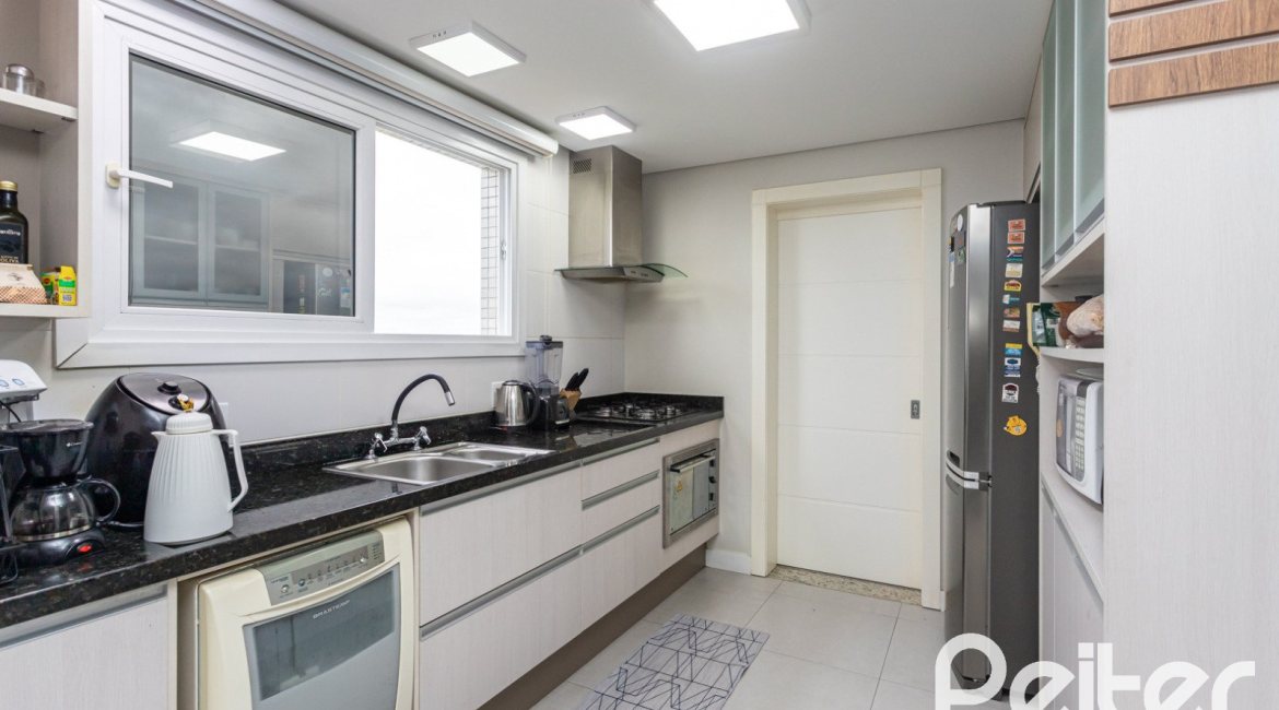 Apartamento à venda com 123m², 3 dormitórios, 3 suítes, 2 vagas, no bairro Tristeza em Porto Alegre