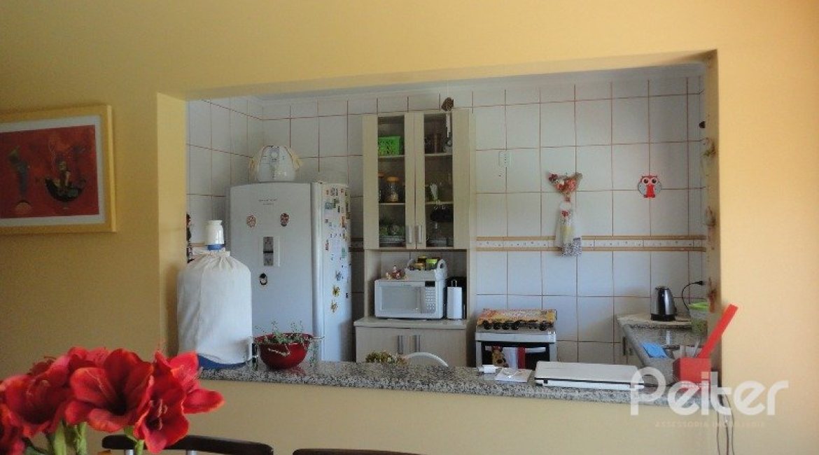 Casa à venda com 156m², 3 dormitórios, 1 suíte, 2 vagas, no bairro Espírito Santo em Porto Alegre