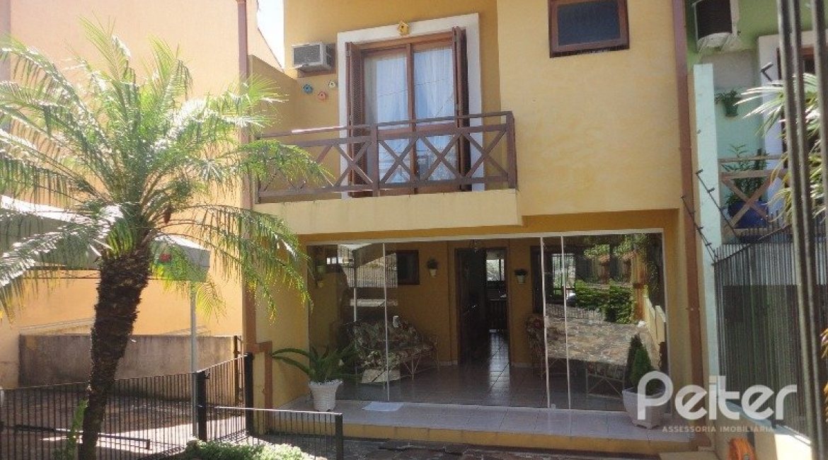 Casa à venda com 156m², 3 dormitórios, 1 suíte, 2 vagas, no bairro Espírito Santo em Porto Alegre