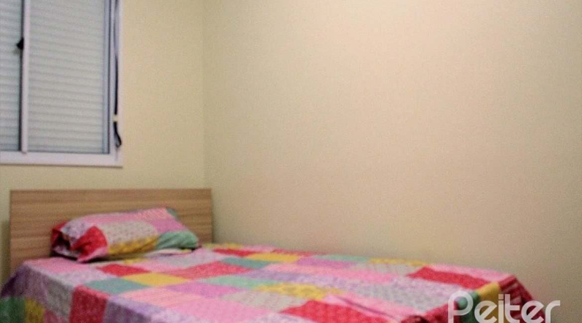 Apartamento à venda com 61m², 3 dormitórios, 1 suíte, 1 vaga, no bairro Ipanema em PORTO ALEGRE