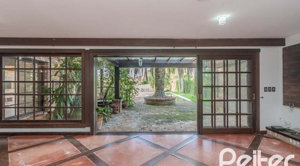 Casa em Condomínio à venda com 493m², 5 dormitórios, 5 suítes, 4 vagas, no bairro Terra Ville em Porto Alegre