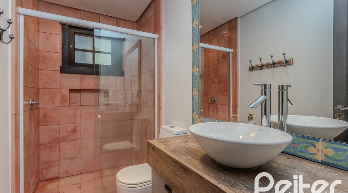 Casa em Condomínio à venda com 493m², 5 dormitórios, 5 suítes, 4 vagas, no bairro Terra Ville em Porto Alegre
