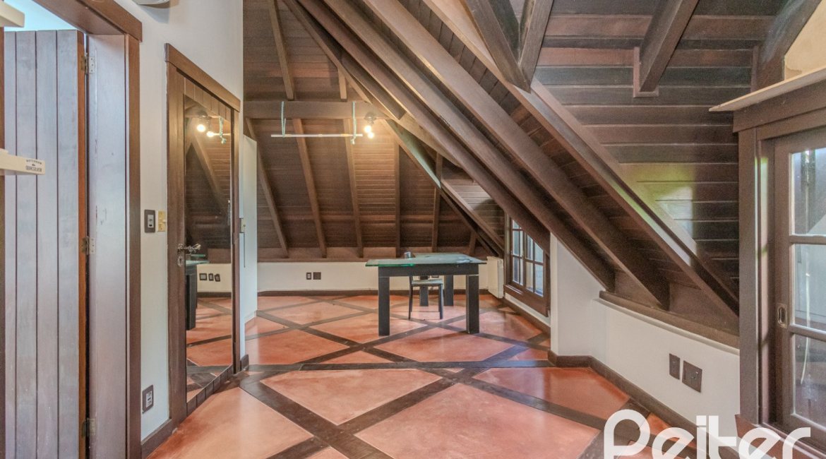 Casa em Condomínio à venda com 493m², 5 dormitórios, 5 suítes, 4 vagas, no bairro Terra Ville em Porto Alegre