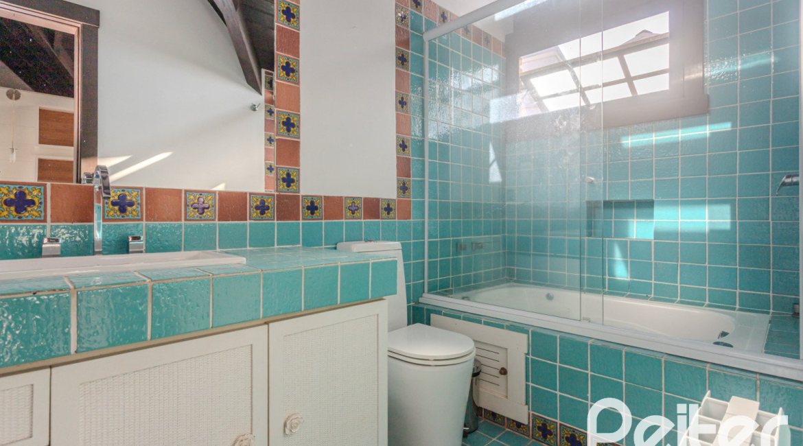 Casa em Condomínio à venda com 493m², 5 dormitórios, 5 suítes, 4 vagas, no bairro Terra Ville em Porto Alegre