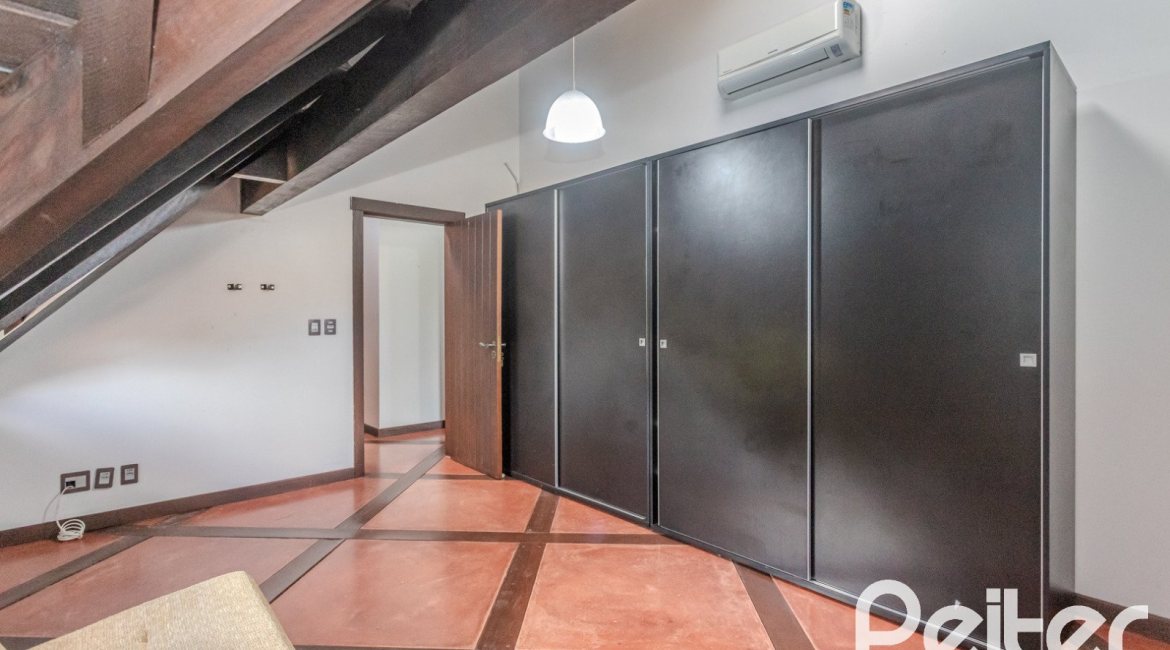 Casa em Condomínio à venda com 493m², 5 dormitórios, 5 suítes, 4 vagas, no bairro Terra Ville em Porto Alegre