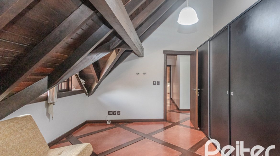 Casa em Condomínio à venda com 493m², 5 dormitórios, 5 suítes, 4 vagas, no bairro Terra Ville em Porto Alegre