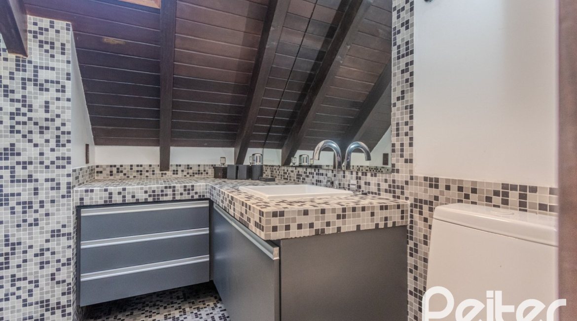 Casa em Condomínio à venda com 493m², 5 dormitórios, 5 suítes, 4 vagas, no bairro Terra Ville em Porto Alegre