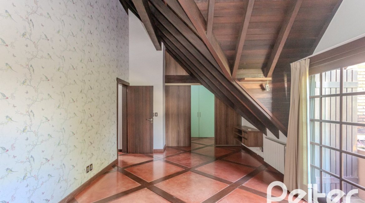 Casa em Condomínio à venda com 493m², 5 dormitórios, 5 suítes, 4 vagas, no bairro Terra Ville em Porto Alegre