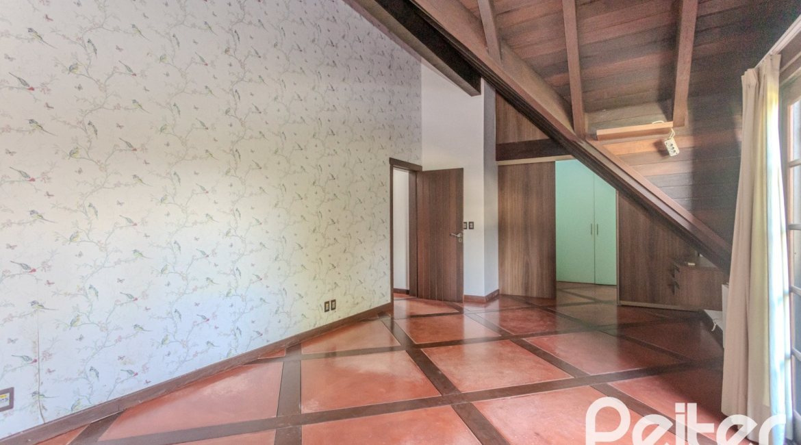 Casa em Condomínio à venda com 493m², 5 dormitórios, 5 suítes, 4 vagas, no bairro Terra Ville em Porto Alegre