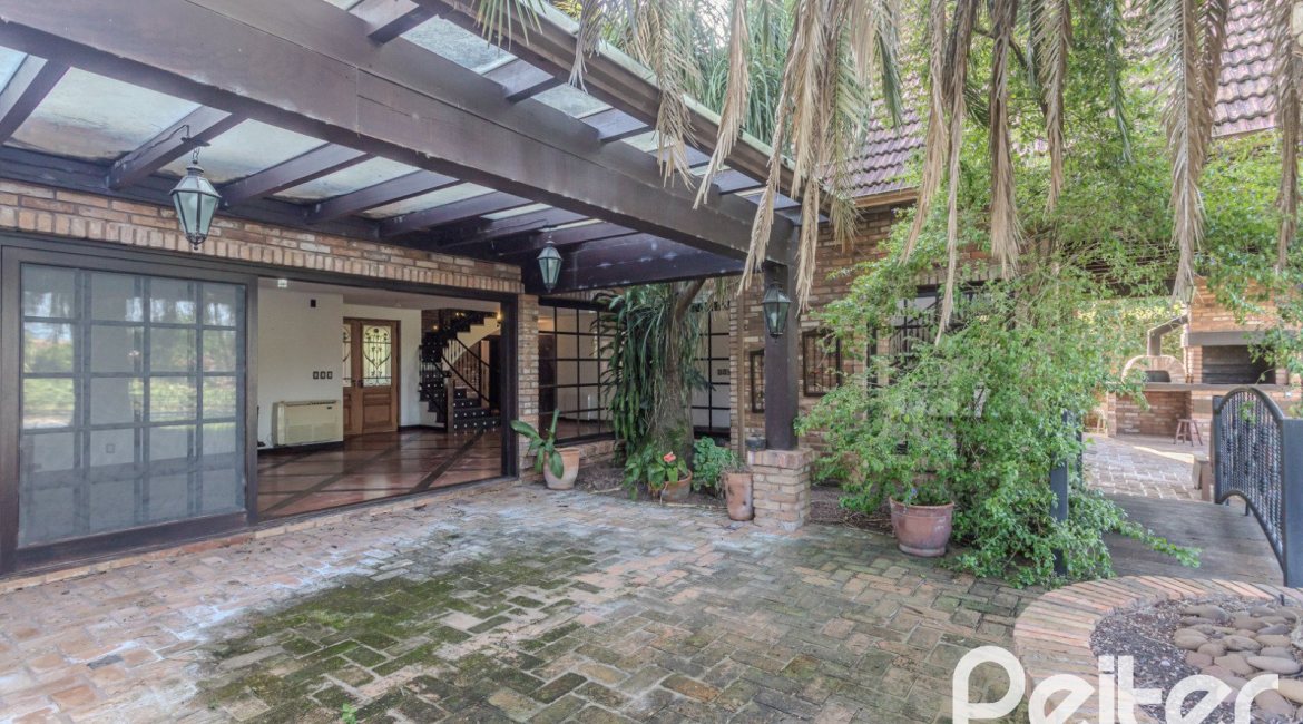 Casa em Condomínio à venda com 493m², 5 dormitórios, 5 suítes, 4 vagas, no bairro Terra Ville em Porto Alegre