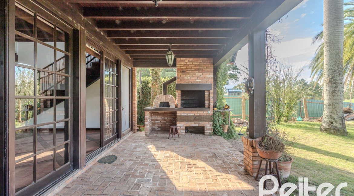 Casa em Condomínio à venda com 493m², 5 dormitórios, 5 suítes, 4 vagas, no bairro Terra Ville em Porto Alegre